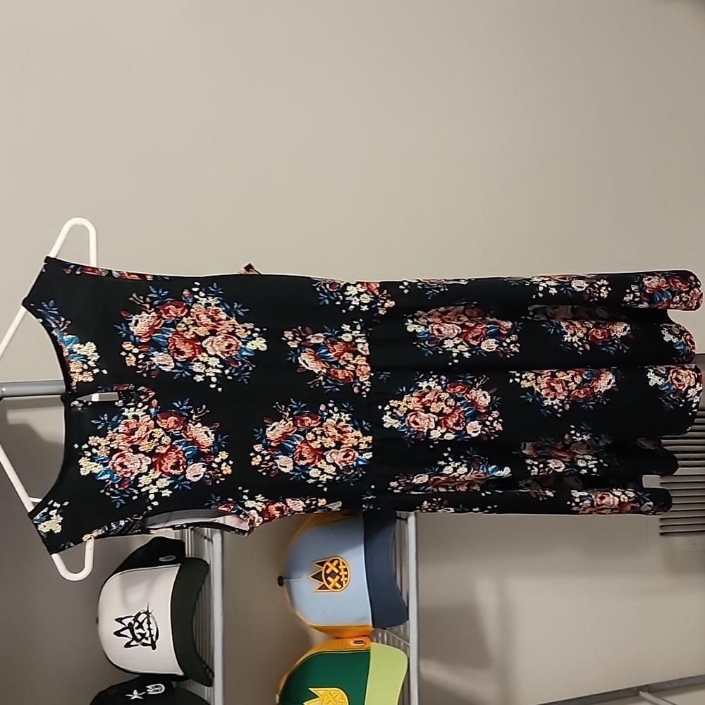 Dress - Picture 4 of 6